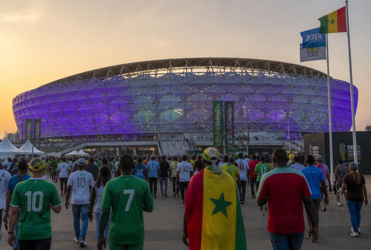 Ambiance d'événement sportif à Stade Alphonse Massamba-Débat